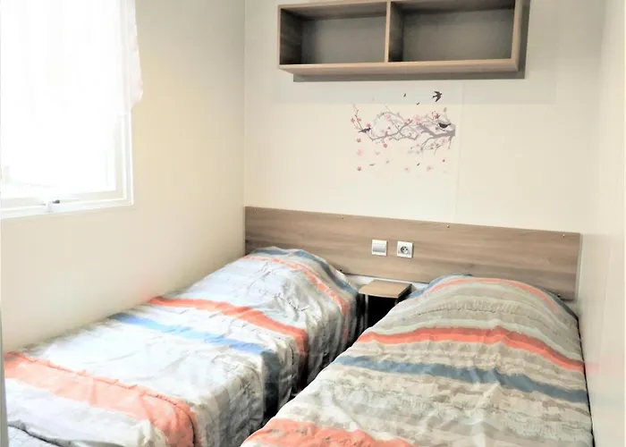 Mobil-home 6 Personnes Acces Piscine Et Espace Aquatique - Mobil-home 4 Pieces 6 Personnes Mae-8962 Apartment *